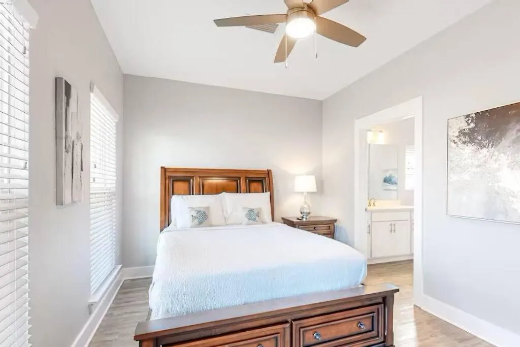 Romana Hideaway & Juliet Haven - New Listing! Pensacola Holiday home